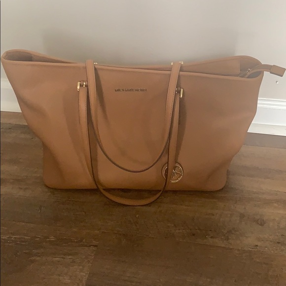 Michael Kors purse combo - Picture 2 of 6